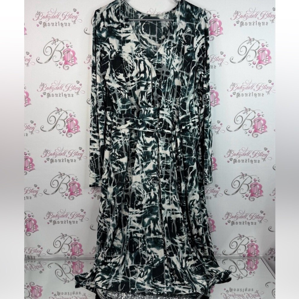 Marc aurel dress abstract, blue white, black Monochrome Long Sleeve Dress
